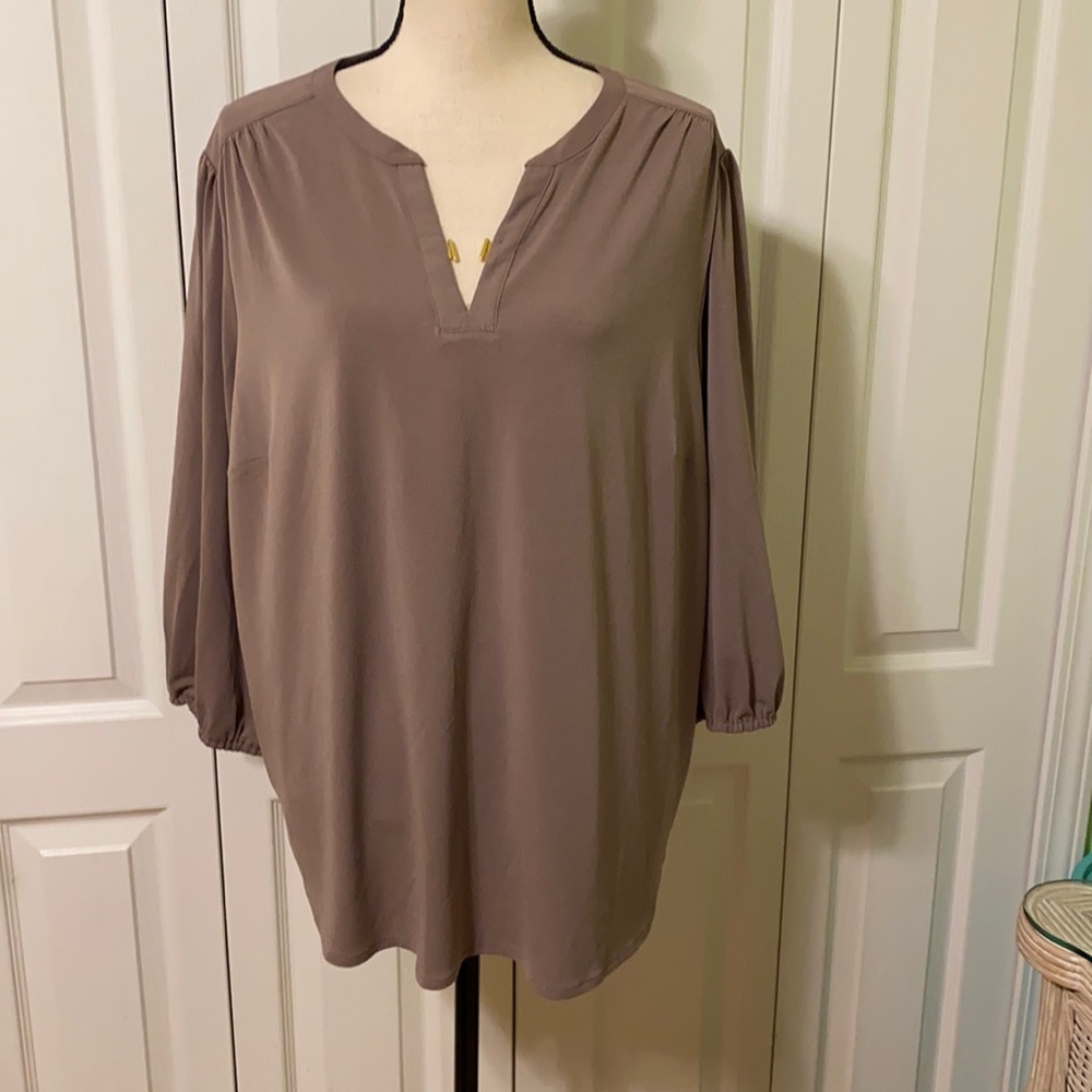 CB established 1962 blouse
